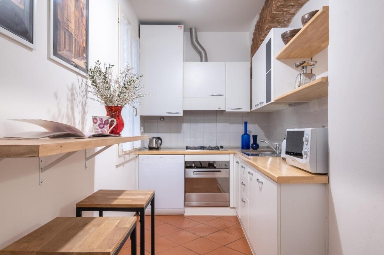 Lo Scrigno Delle 2 Torri! Nel Cuore Del Centro, Vicino A Via Rizzoli Bolonia Exterior foto